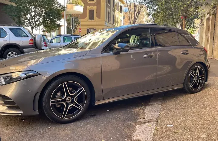 
								Mercedes-Benz A 200 full									