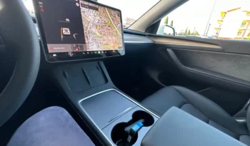 
										Tesla Model Y full									
