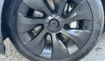 
										Tesla Model Y full									
